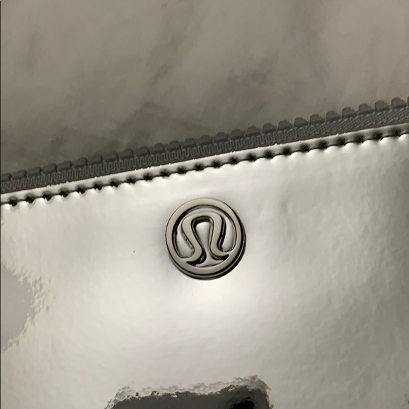 Lululemon Goody Bag *Large NWT Silver Mirror - Picture 7 of 8